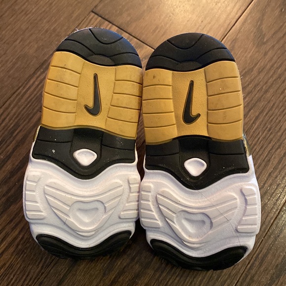 Nike Air Max 200 Velcro Sneakers - Picture 7 of 7